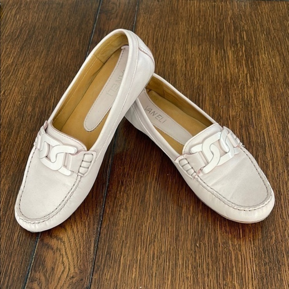 Van Eli Aiker Pink Leather Loafers Driving Moccasins 7.5 Chain accent